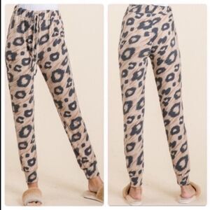 New Joggers Leopard Print Black/Tan Lounge Pants - Super Soft Size Large NWOT
